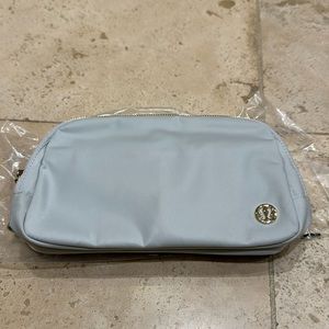 Lululemon Everywhere Belt Bag Vapor White